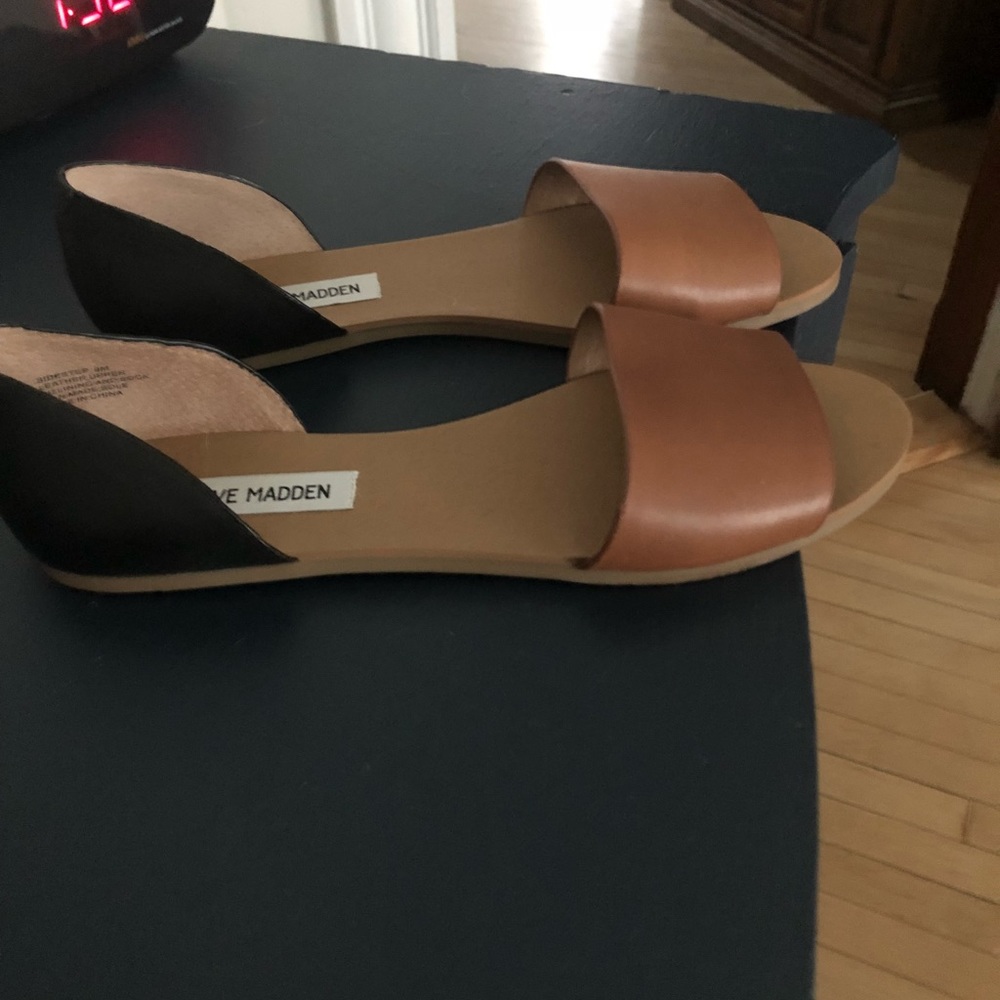Brand new never worn Steve Madden sandals